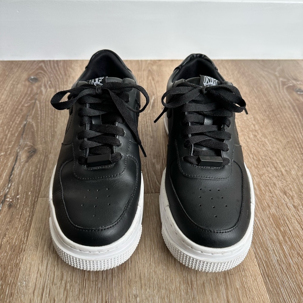 Nike Air Force 1 Pixel